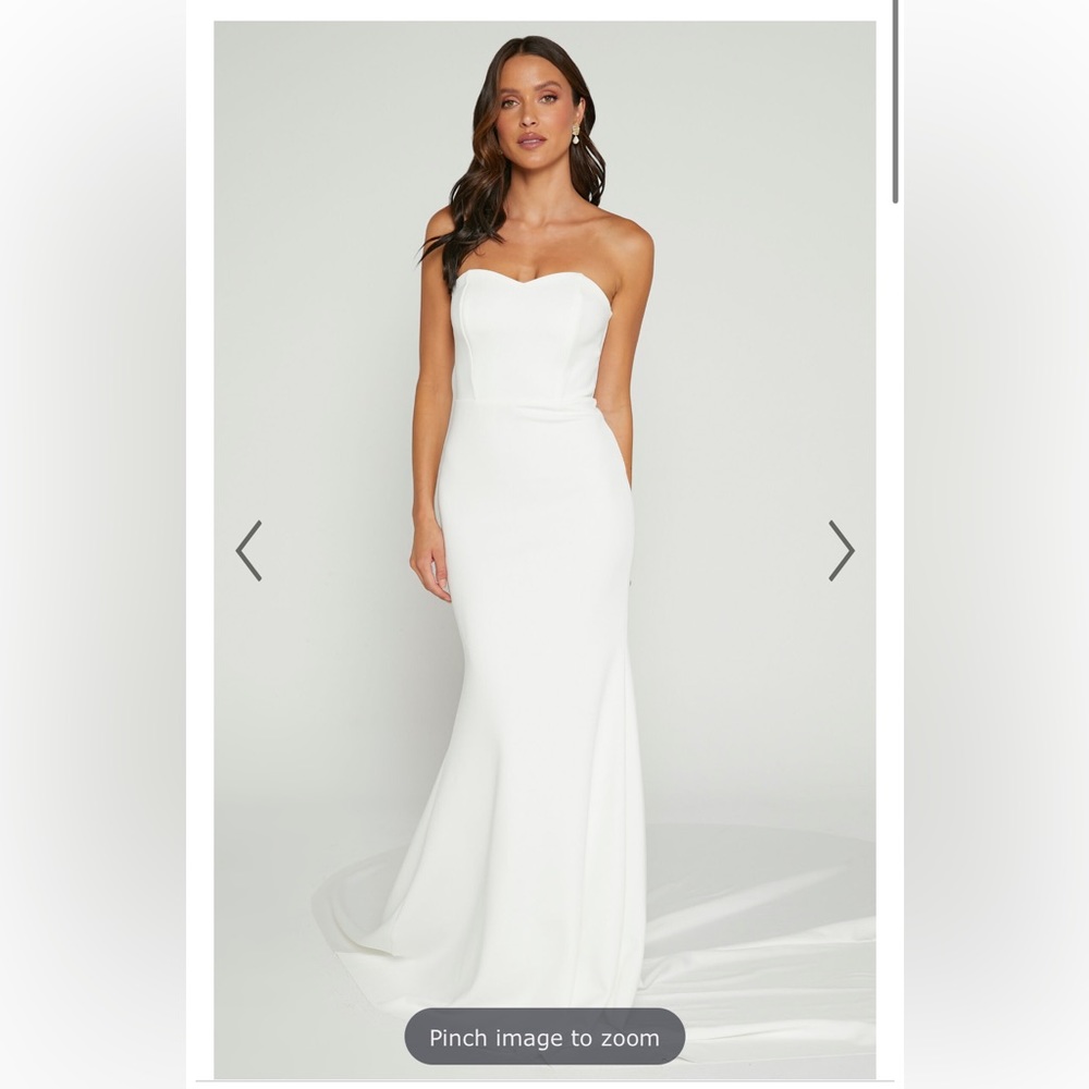 White sweetheart neckline wedding dress